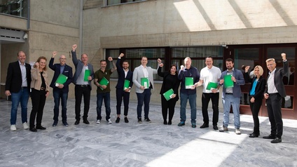 Bei der Diplomverleihung des zehnten Lehrgangs Industrie-Ausbilder:in (v.l.): Stefan Gratzl (Leiter Abteilung Bildung, WKNÖ), Ulrike Weber (WIFI NÖ), Martin Hösch (Opel Wien GmbH), Leonhard Grubner (Busatis GmbH),  Wolfgang Offner (Welser Profile), Sebastian-Christian Petrut (Innerio Heat Exchanger GmbH), Christoph Pokorny (Voith Hydro), Antonija Vidovic (Collini GmbH), Christoph Seewald (Leobersdorfer Maschinenfabrik GmbH), Johann Fehringer (voestalpine Precision Strip GmbH), Peter Harm (Geberit Produktions GmbH & Co KG), Nicole Wagner (Sparte Industrie, WKNÖ) und Helmut Schwarzl (Spartenobmann Industrie, WKNÖ).